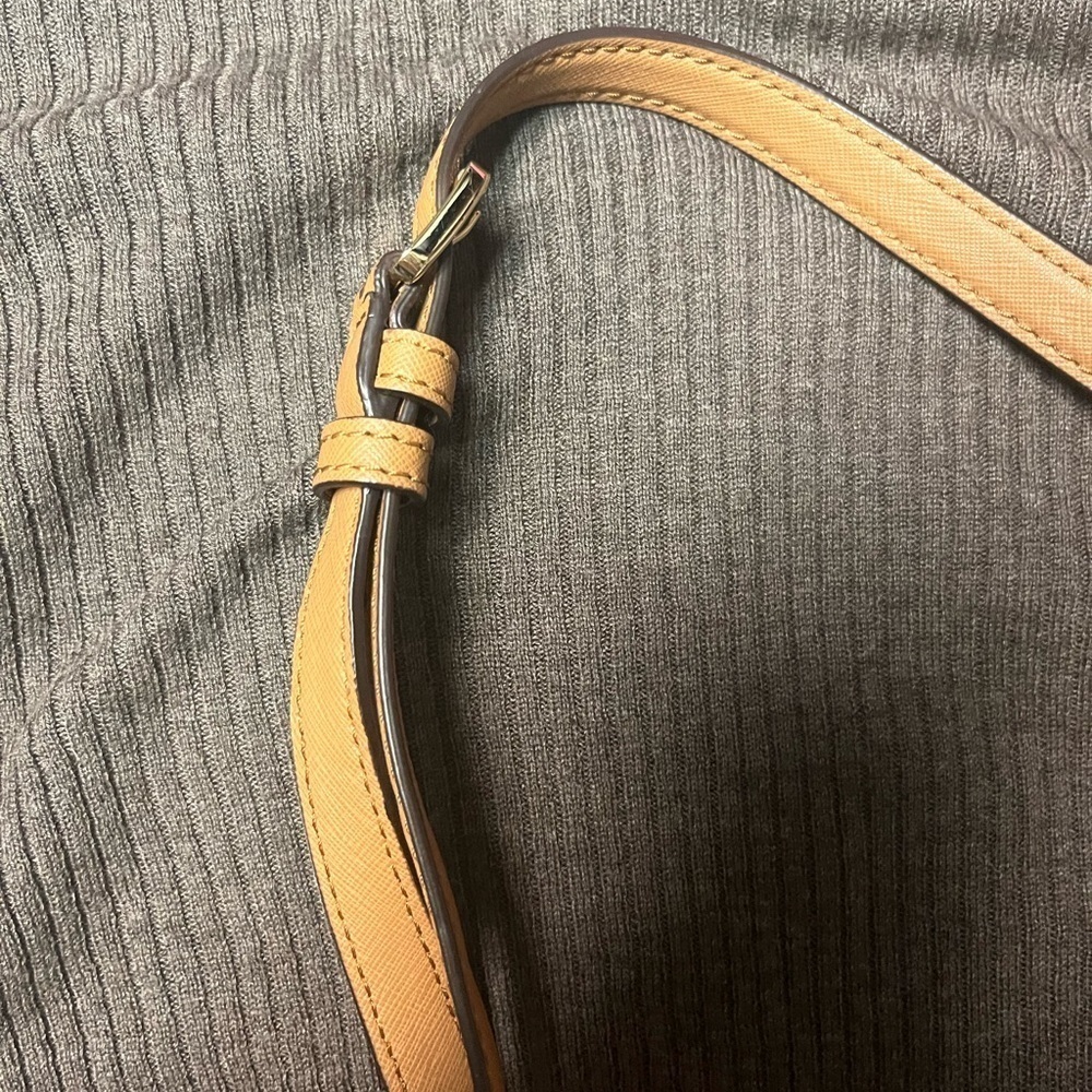 Michael Kors MESSENGER IN SIGNATURE Print - Picture 11 of 14